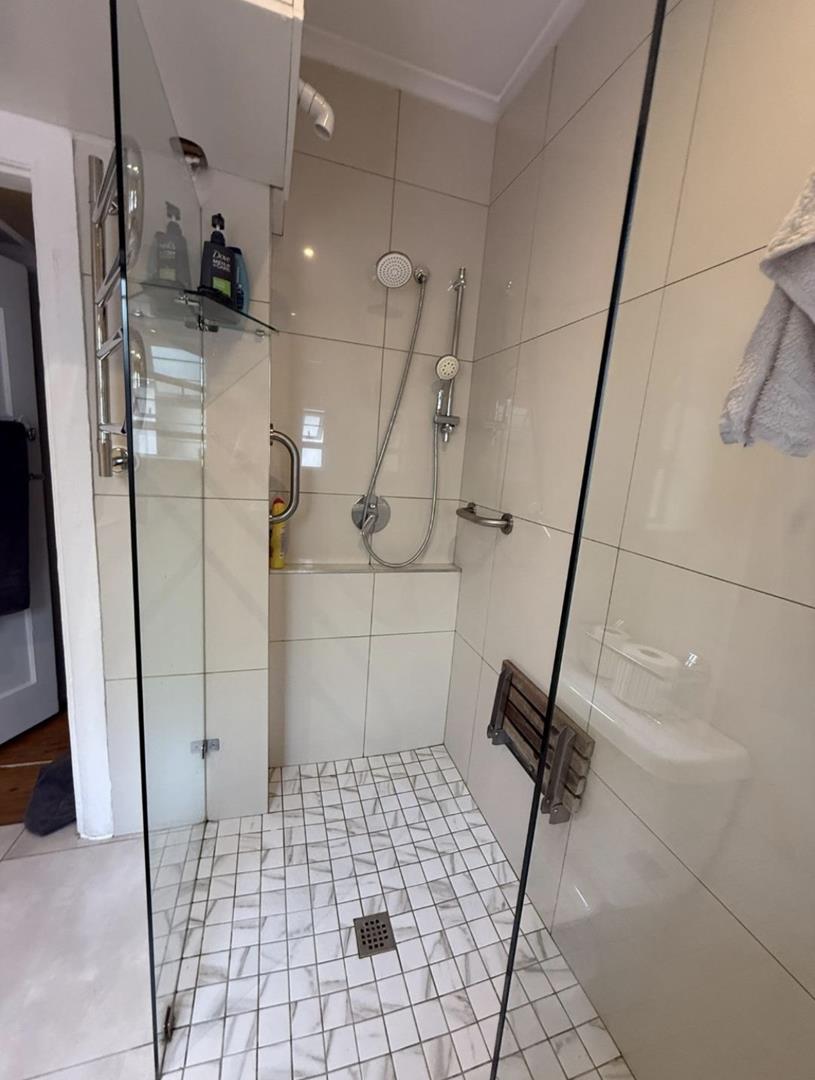 To Let 2 Bedroom Property for Rent in Green Point Western Cape